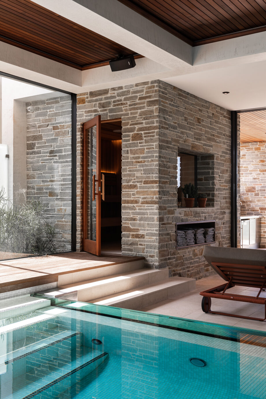 Natural Stone Bathroom Walls | Stone Tiles & Wall Panels