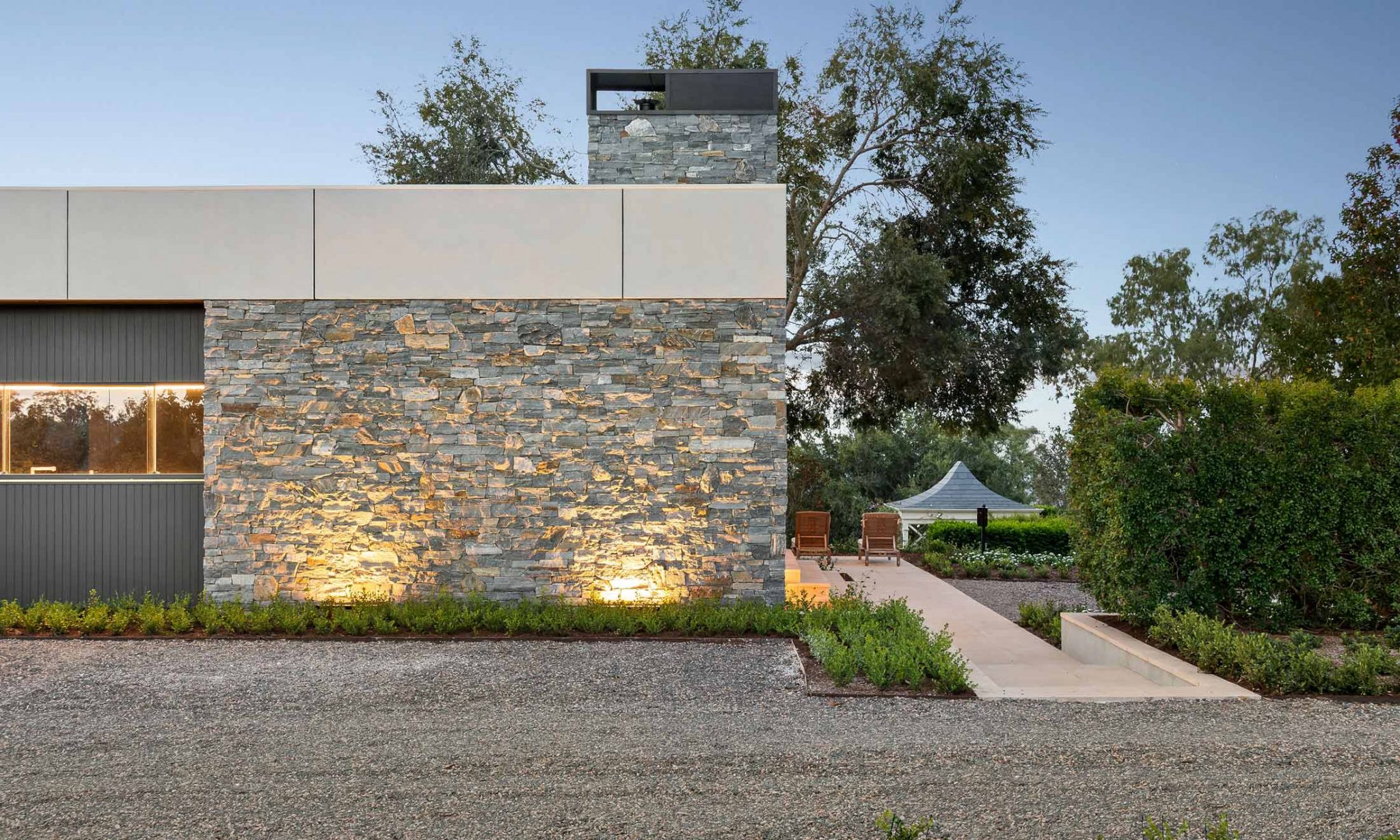 Stone Veneer Siding Cost (2026 Price Guide Per Sq Ft)
