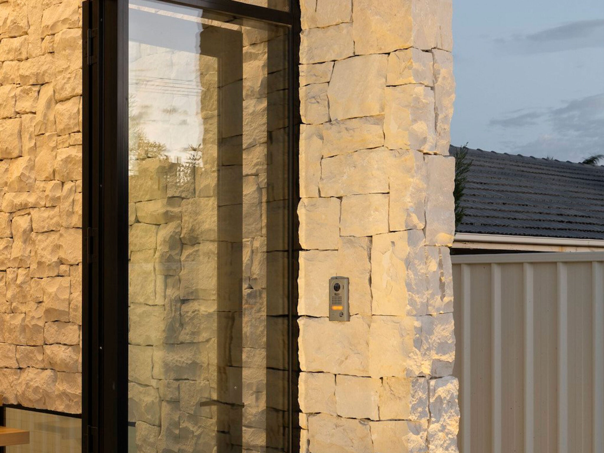 How to Install Natural Stone Veneer on Exterior Walls